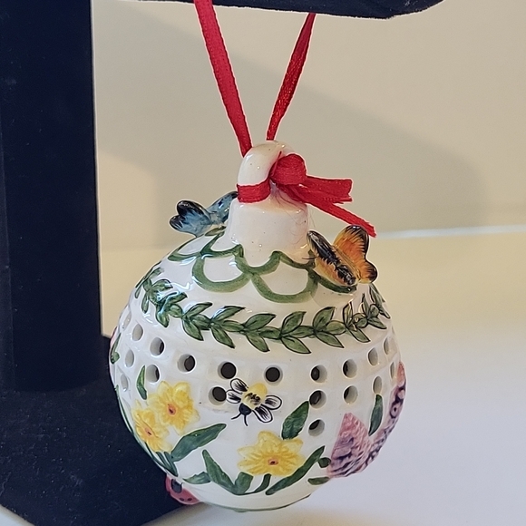 Vintage Portmeirion Ceramic Botanical Ornament - Picture 1 of 4